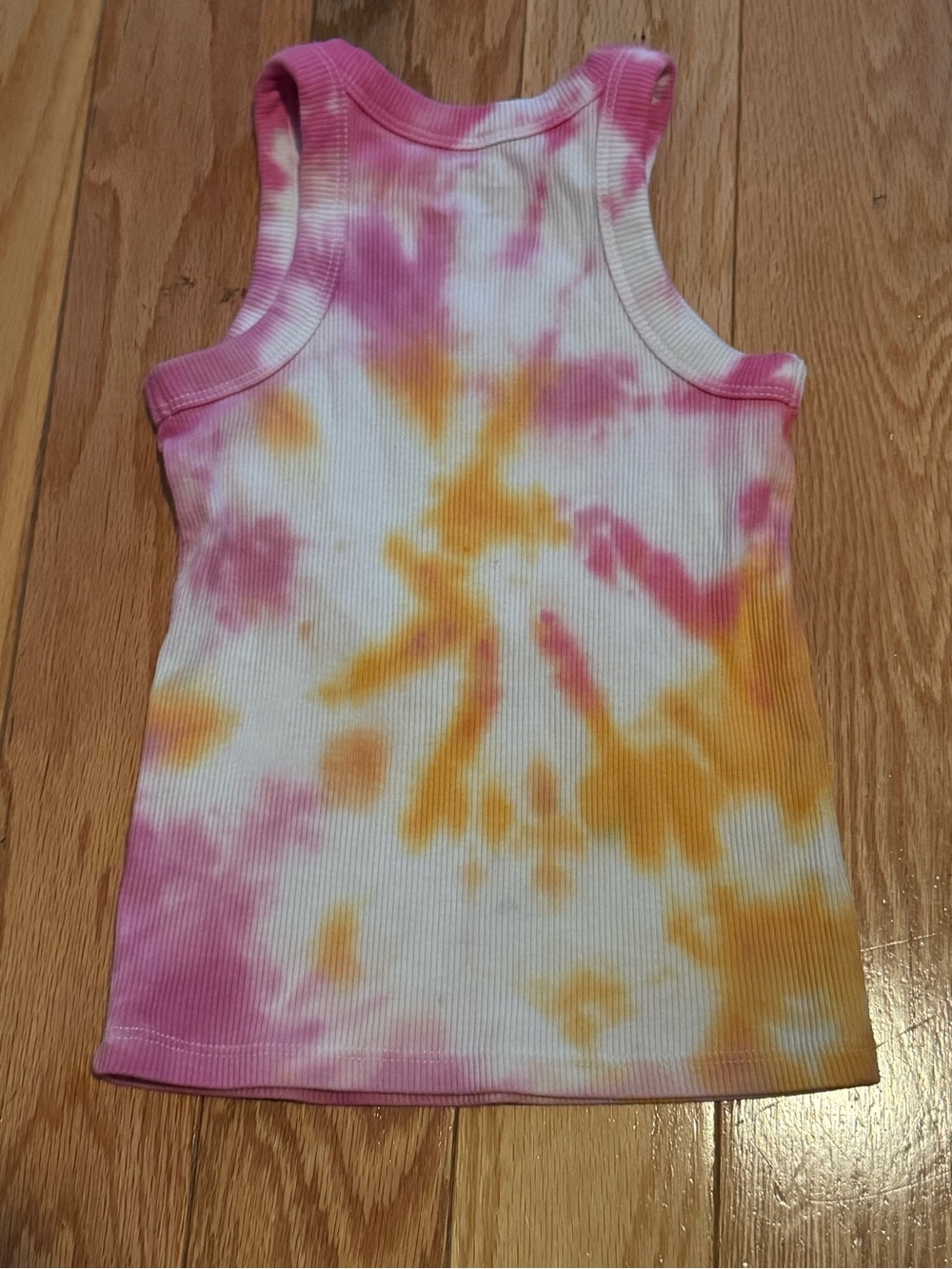 8 tank tops - Picture 8 of 9